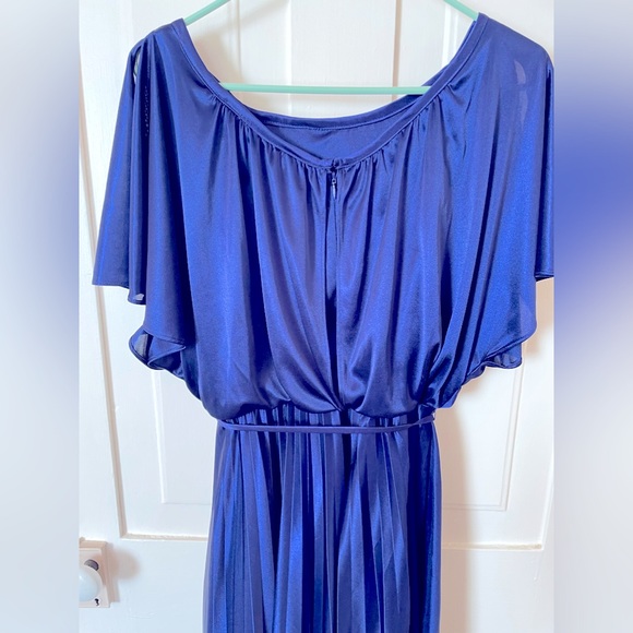 Dress Barn Blue Cape Sleeve Midi Dress Size 16 Shiny - Picture 7 of 9